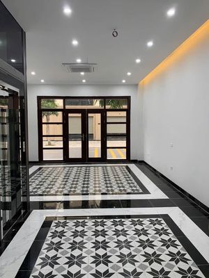 Cho thuê nhà Vin3, 5 tầng, có thang máy, làm văn phòng + ở