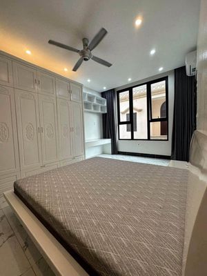 Cho thuê nhà nguyên căn 40m2, 3PN, full đồ, ô tô đỗ cửa - Tây Hồ