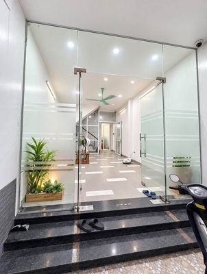 Cho thuê nhà mặt phố Nguyễn Chính, Hoàng Mai, 84m x 4 tầng
