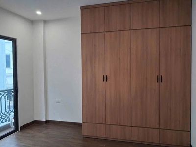 Cho thuê nhà 40m2 x 5 tầng, có thang máy, Lạc Long Quân, Tây Hồ