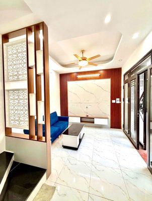 Nhà mới Nguyễn Khoái, oto lùi cửa, 12.5 triệu