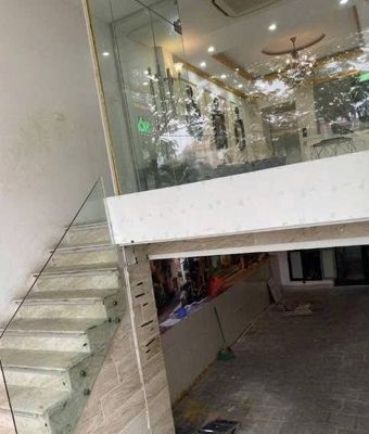 Cho thuê nhà mặt phố Nguyễn Khang, 55M x 7 Tầng CÓ THANG MÁY - PCCC