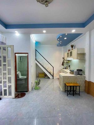 Sát ngay Q1, giá tốt-Cho thuê nhà 2 tầng mới đẹp-2 máy lạnh XVNT, P21. — ảnh 1