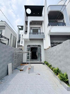 Cần bán gấp nhà 1 trệt 1 lầu ngay trường bùi thị xuân