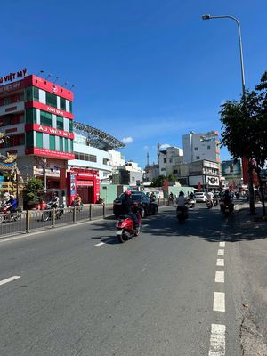 Cho thuê mặt tiền 3lau Phạm Hùng,Q8,5.5x17m,đẹp,giá tốt,Lh chính chủ — ảnh 1