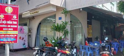 Cho thuê mặt bằng góc 2 mặt tiền cạnh chợ Bình Khánh