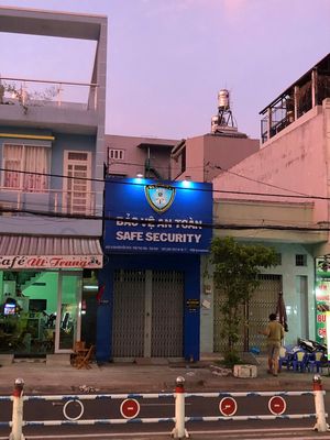 Nhà nguyên căn mặt tiền Nguyễn Sơn - 4x13m sử dụng 90m2 - 10tr5/tháng — ảnh 1
