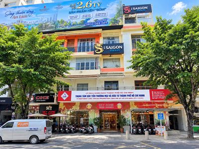 Cho thuê mặt bằng ngay trung tâm phố đi bộ nguyễn huệ - quận 1