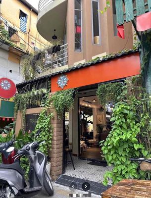 𝐆𝐎́𝐂 𝟐 𝐌𝐀̣̆𝐓 𝐓𝐈𝐄̂̀𝐍 𝐏. 𝐓𝐀̂𝐍 Đ𝐈̣𝐍𝐇, 𝐐𝐔𝐀̣̂𝐍 𝟏 Quán cafe góc 2 mặt tiền