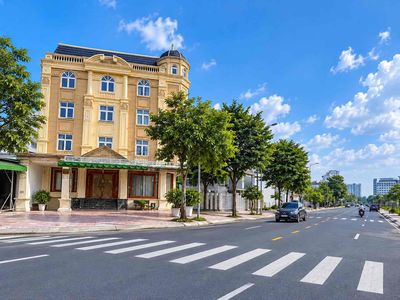 Toà nhà làm Vp khu Tên Lửa 15x27 hầm 3 L
