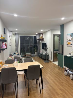 Chính chủ bán căn hộ 2PN, 76m2 - Rose Town 79 Ngọc Hồi - Full nội thất