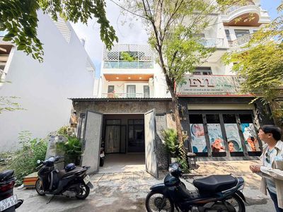 Nhà full nội thất khu anh tuấn ở liền