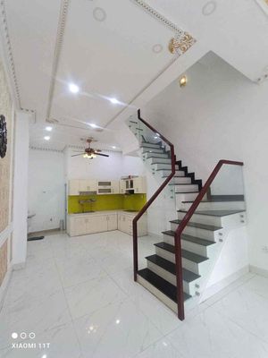 Cho thuê nhà 3 tầng 4PN HXH KDC HỒNG LONG Hiệp Bình Gần Vạn Phúc City