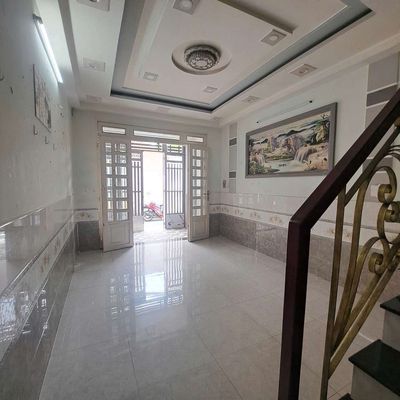 Nhà 8 triệu 2Pn 2Wc Sát 4 xã