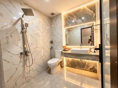 Nhà 5 tầng Lĩnh Nam - Hoàng Mai - 6.x Tỷ