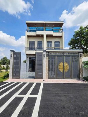 Nhà phố mới tặng nội thất kdc gần ngã tư Bình Trị, p.Tân Bình,Dĩ An — ảnh 1