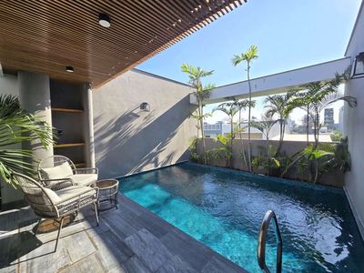 Cho thuê biệt thự 3 tầng: đường sơn thủy - hồ bơi - đủ nội thất — ảnh 1