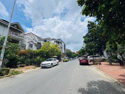 Chính chủ cho thuê lô đất mặt tiền đường số 3 kdc Nam Long, Q.7 — ảnh 1