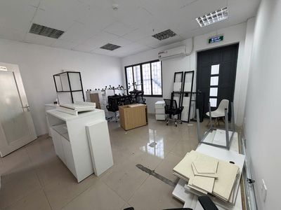 Cho thuê văn phòng đường đào duy anh 40m2 full nội thất - giá 11 triệu — ảnh 1