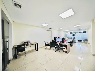 Cho thuê văn phòng Văn Cao 160m2 mới đẹp vuông đét 28tr — ảnh 1
