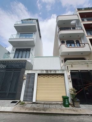 Nhà cấp 4 hẻm xe tải ql 13 cũ chưa qua ngã 4 bình phước — ảnh 1