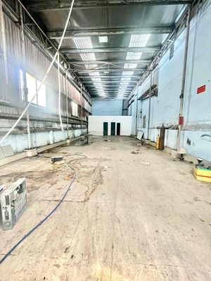 Kho Xưởng Rẻ 3Pha 6,5x30m (3PN) Hẻm Tải 2,5Tấn. CHIẾN LƯỢC. Bình Tân — ảnh 1