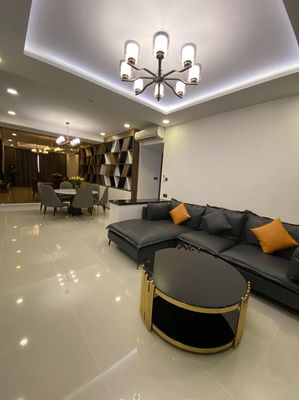 Bán căn hộ 3 phòng ngủ Vinhomes Golden River Bason — ảnh 1