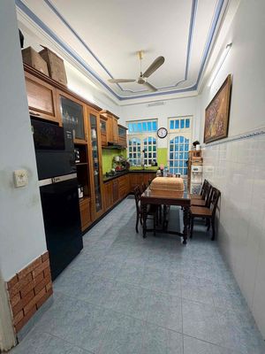 Nhà 2 Lầu Sân Thượng FULL NỘI THẤT Hẻm CMT8 giá 12 triệu / thang — ảnh 1