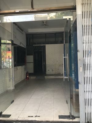 Cho thuê mặt bằng Kinh Doanh - mặt tiền đông đúc — ảnh 1