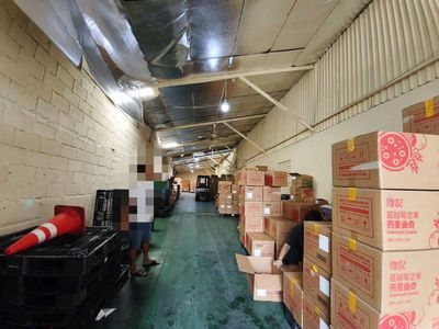 Cho thuê kho hẽm xe tải đường lũy bán bích, tân phú — ảnh 1