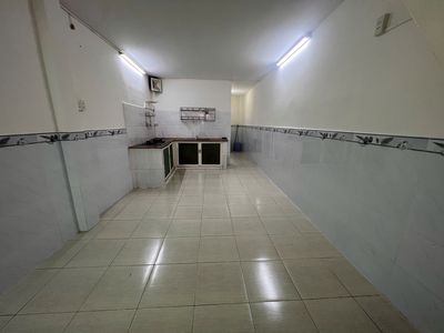 Nhà 2pn hẻm rộng gần mặt tiền cao thắng quận 10 — ảnh 1
