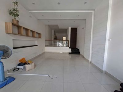 Cho thuê nhà 3 tầng: đường tố hữu - 4 phòng - 4wc — ảnh 1