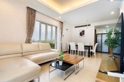 Cho thuê Chung cư Res 11-Lạc Long Quân 3 PN Full NT — ảnh 1