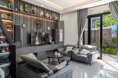 Cho thuê Biệt Thự 3 Tầng đẹp MT đường Trung Lương Khu Đảo Vip Hoà Xuân — ảnh 1
