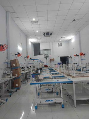 Cho Thuê Nhà Kho Xưởng 6.5x25 Đúc Lửng Trống Suốt — ảnh 1