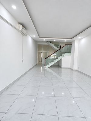 Cho thuê nhà 3 lầu khu nhà ở đức huy đông hoà sát làng đại học — ảnh 1