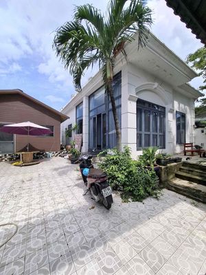 Nhà Ngay chân chung cư Happy One Central. gần 300m2 3pn sẵn máy lạnh — ảnh 1