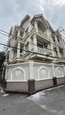 Nhà phố tân cổ điển — ảnh 1