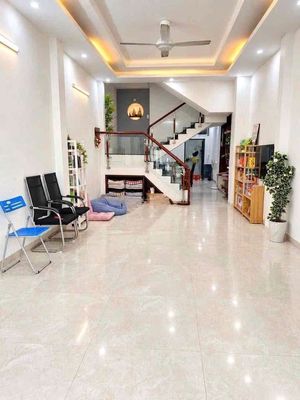 Nhà 1 Trệt 2 Lầu Sân Thượng 4PN 4x18m Đường Xe Tải KDC Phú Thuận — ảnh 1