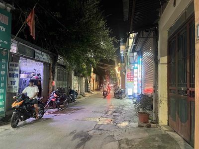 Cho thuê nhà mặt phố Tựu Liệt - Ngọc Hồi — ảnh 1