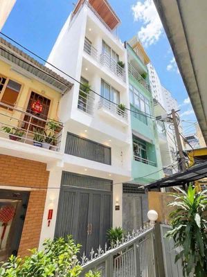 Nhà 2PN 3WC Trệt Lửng 2 Lầu CMT8 Gần Quận 1 Giá Tốt — ảnh 1