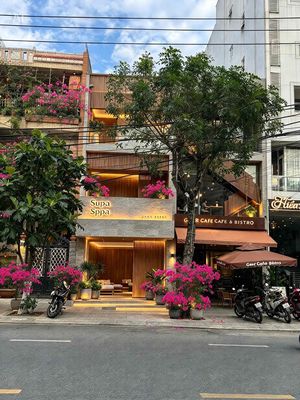 Cho thuê nhà 3 tầng, mặt tiền hồ nghinh, đoạn sầm uất — ảnh 1