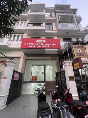 Nhà phố kinh doanh gần chợ Thủ Đức — ảnh 1