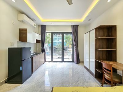 Căn hộ có ban công lầu 3 gió mát đủ nội thất ngay Quận 7 — ảnh 1