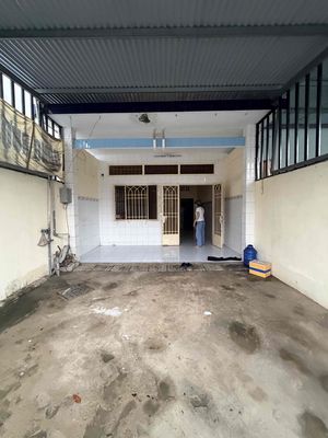 Cho thuênhaf cấp 4. dt: 5x20=100m2. giá: 5triệu/ tháng — ảnh 1