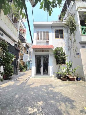 Nhà Huỳnh Văn Bánh DTSD 40m2 1 trệt 1 lầu 2PN sạch đẹp thoáng mát — ảnh 1