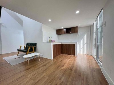 Cho thuê căn hộ full nội thất đường hồ bá kiện, quận 10 — ảnh 1