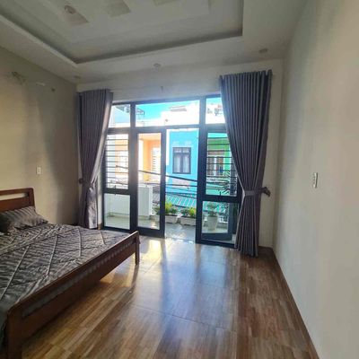 Cho thuê nhà 3 tầng mặt tiền Phan Huy Ôn Hoà Cường Hải Châu — ảnh 1