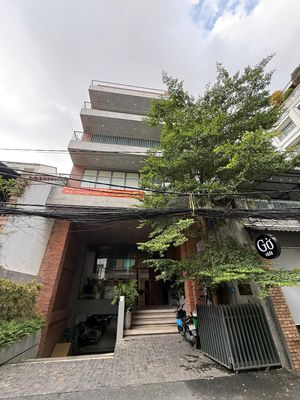Tòa Nhà VP Mới, Ngay Nguyễn Văn Trỗi, Có Ban Công, Hầm xe, Thang Máy — ảnh 1