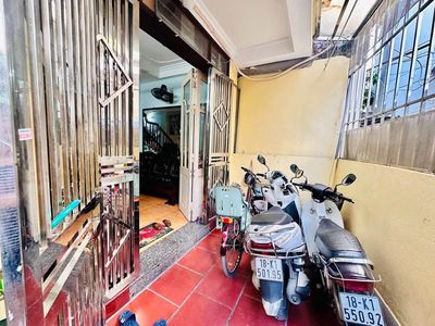 Bán nhà Mễ Trì 35m2, 4 tầng, 8 tỷ — ảnh 1